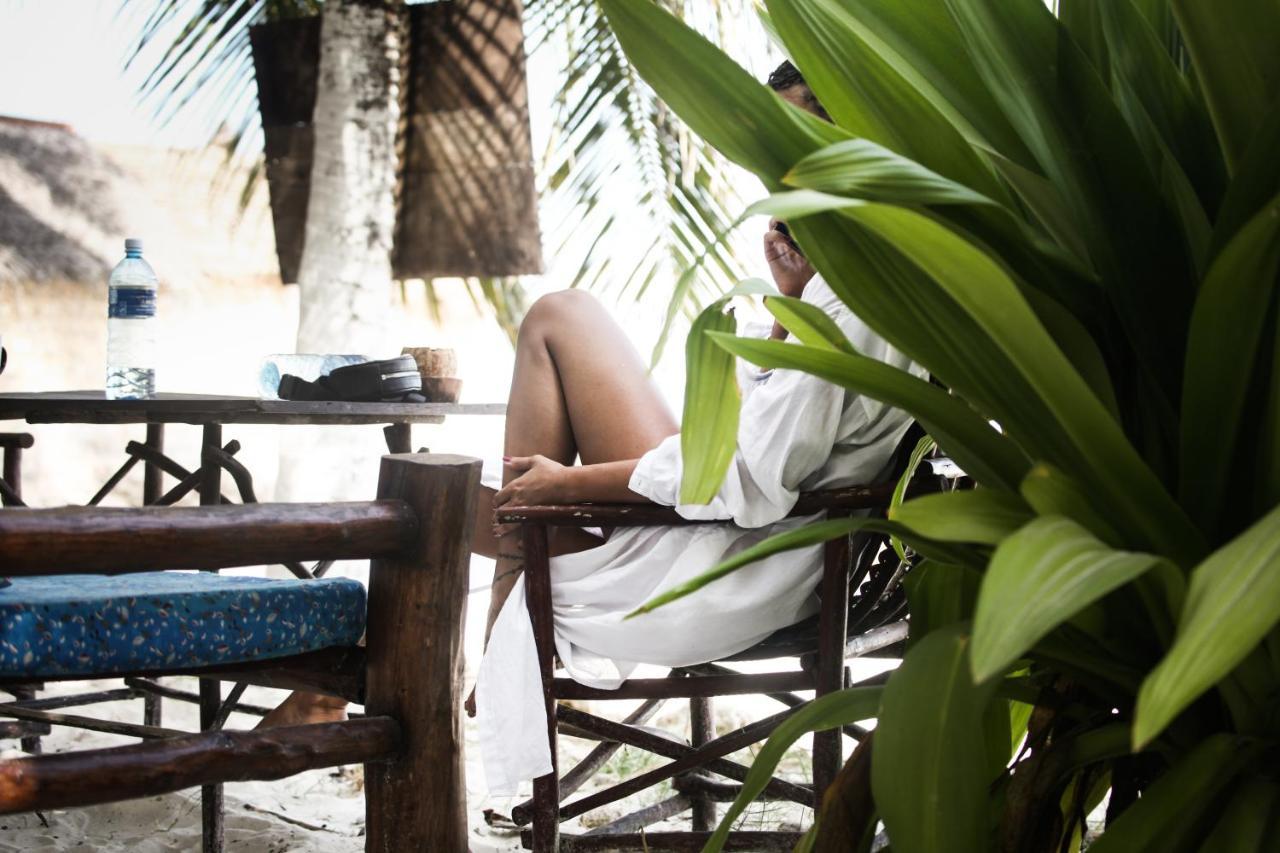 Coconut Village Beach Resort Діані-Біч Екстер'єр фото